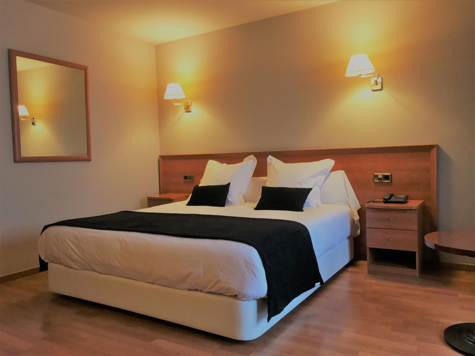 Hotel & Spa Niunit El Serrat Luaran gambar