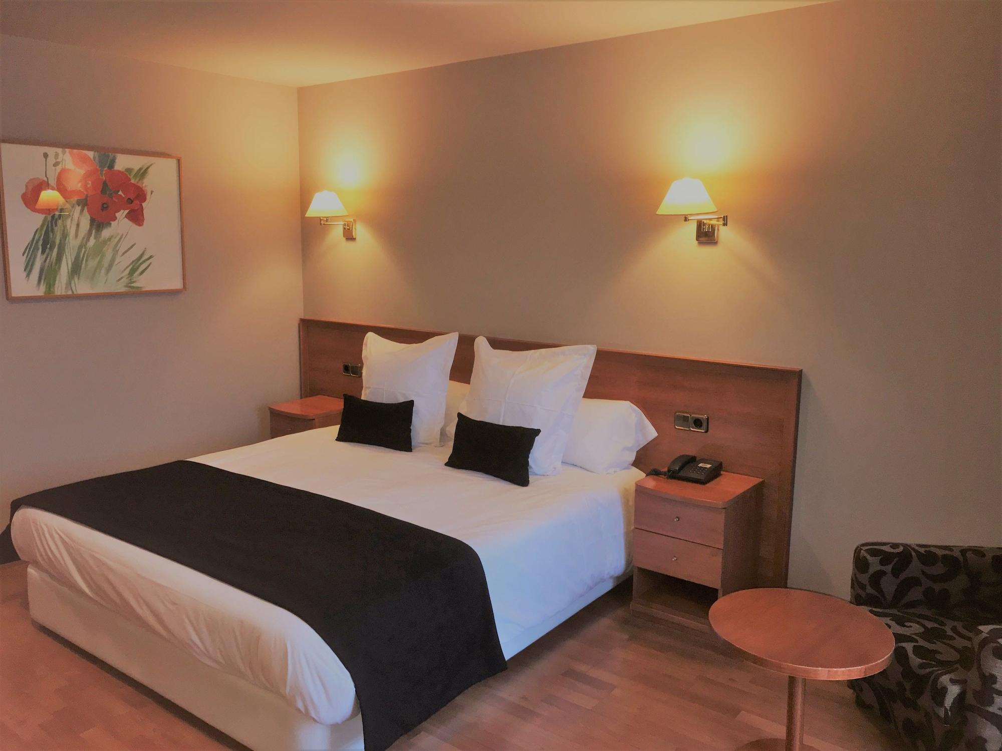 Hotel & Spa Niunit El Serrat Luaran gambar