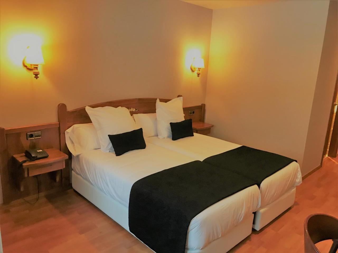 Hotel & Spa Niunit El Serrat Luaran gambar