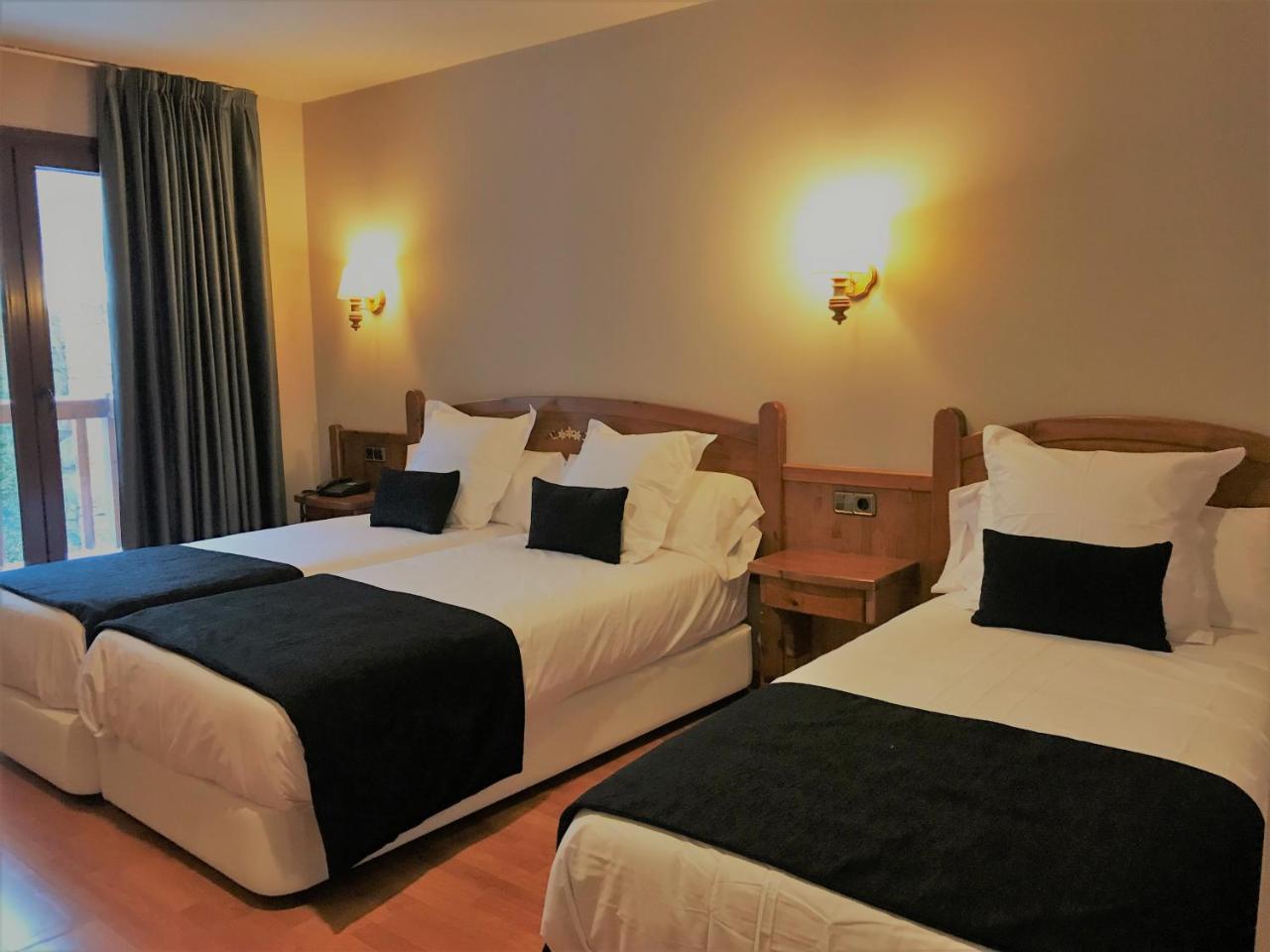 Hotel & Spa Niunit El Serrat Luaran gambar